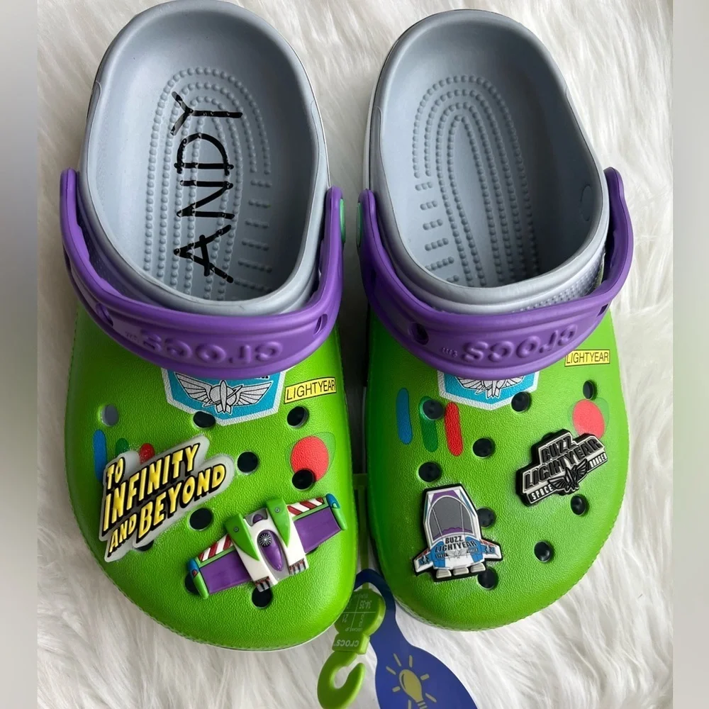 🆕Disney Toy Story Crocs Buzz Lightyear Light up Size J3 W5